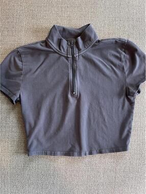 Aritzia TNA Crop Tee